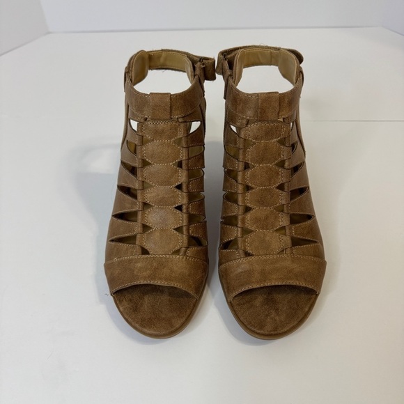 Naturalizer Caged Heeled Sandals Sz 8
Brown Strappy Comfort Dressy Boho heels - Picture 2 of 10